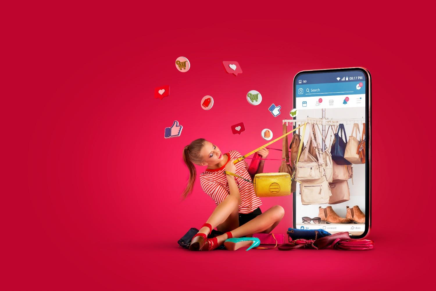 full-shot-woman-online-shopping-concept (1)